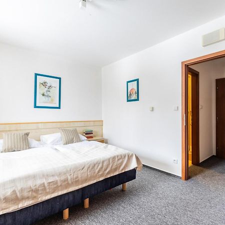 Hotel Petrovy Kameny Karlova Studanka Ruang foto