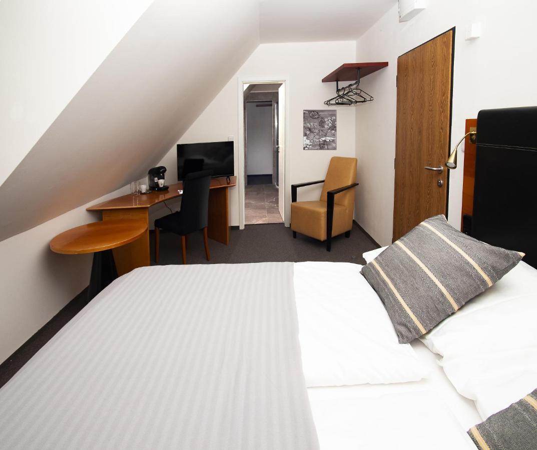 Hotel Petrovy Kameny Karlova Studanka Bagian luar foto