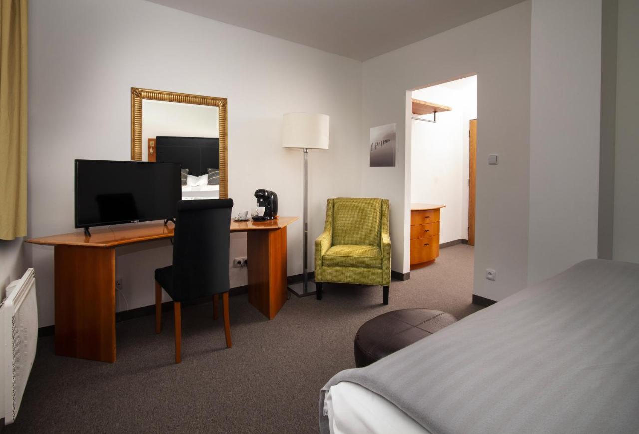 Hotel Petrovy Kameny Karlova Studanka Bagian luar foto