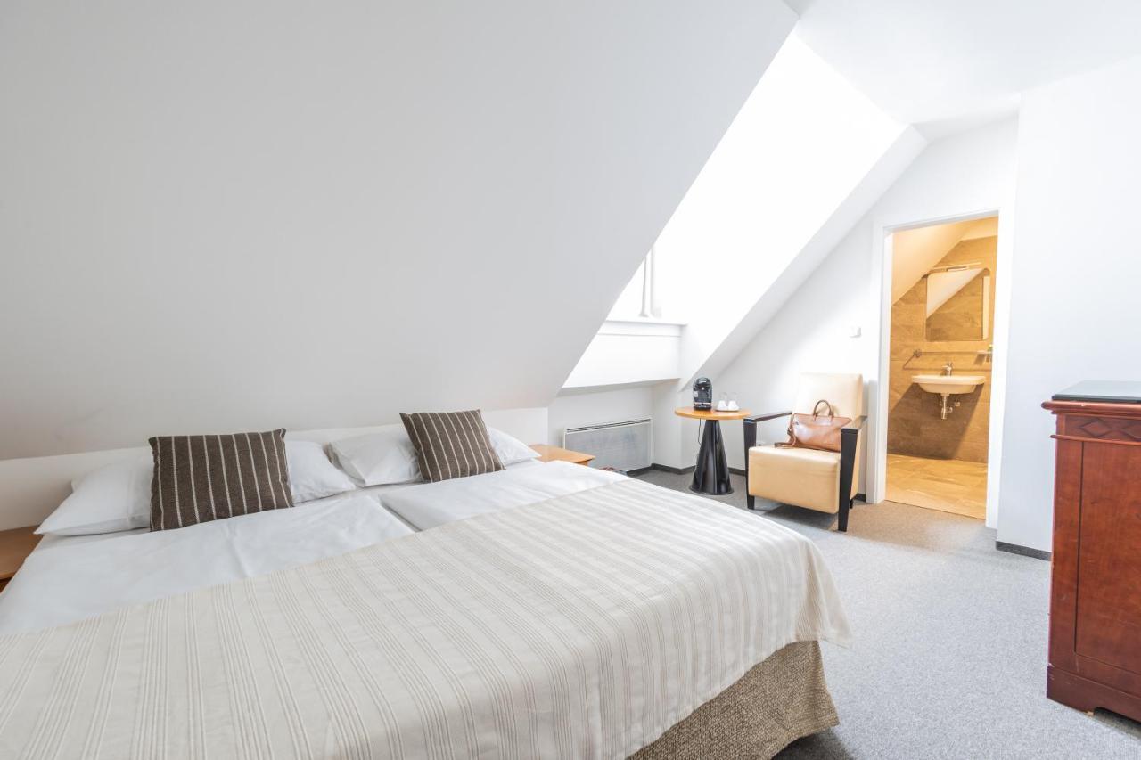 Hotel Petrovy Kameny Karlova Studanka Bagian luar foto