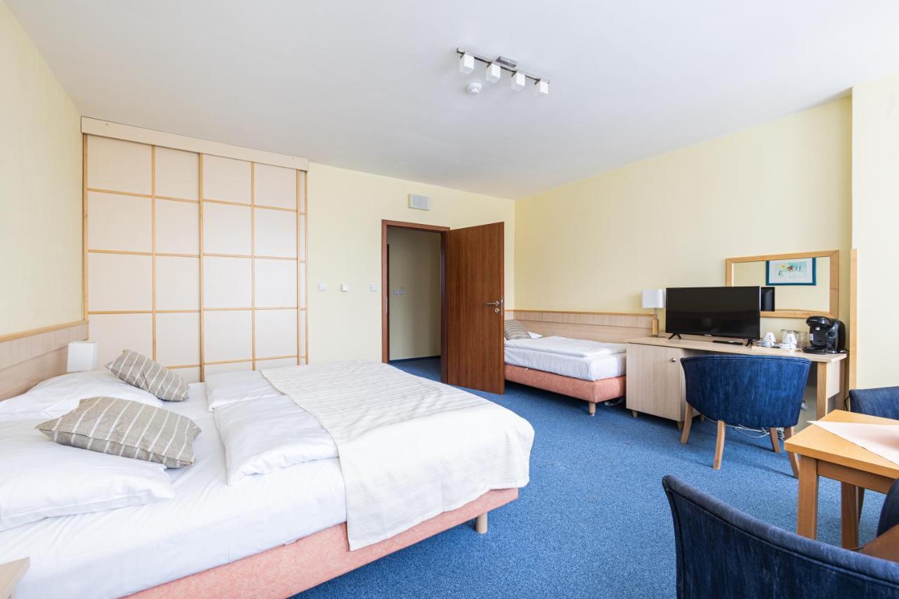 Hotel Petrovy Kameny Karlova Studanka Bagian luar foto